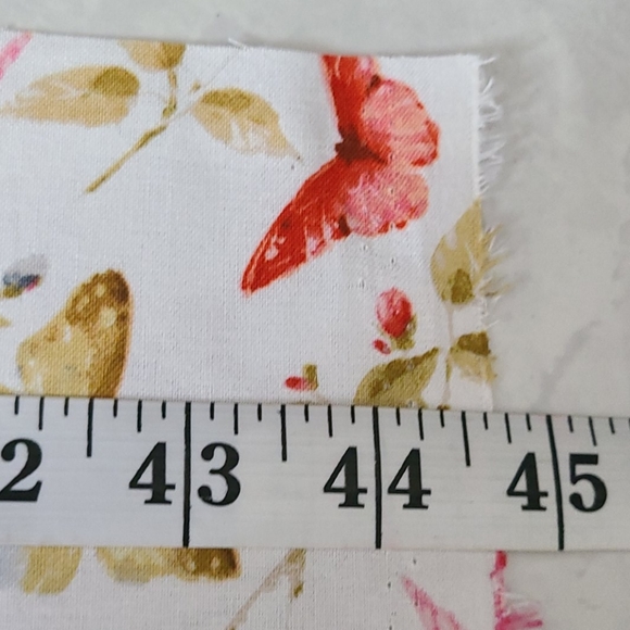 2 Pieces Lisa Audit Fabric 44"x45", 36"x44.5" - Picture 10 of 16